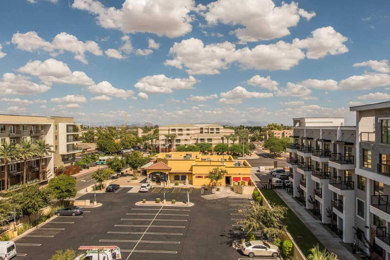 Апартаменты Frontdesk Old Town Apts Скоттсдейл Экстерьер фото